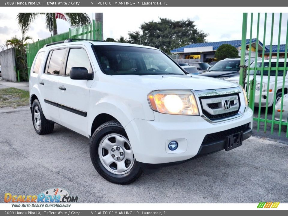 Front 3/4 View of 2009 Honda Pilot LX Photo #1