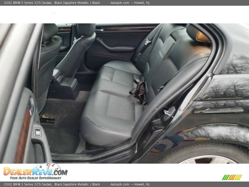 2002 BMW 3 Series 325i Sedan Black Sapphire Metallic / Black Photo #10
