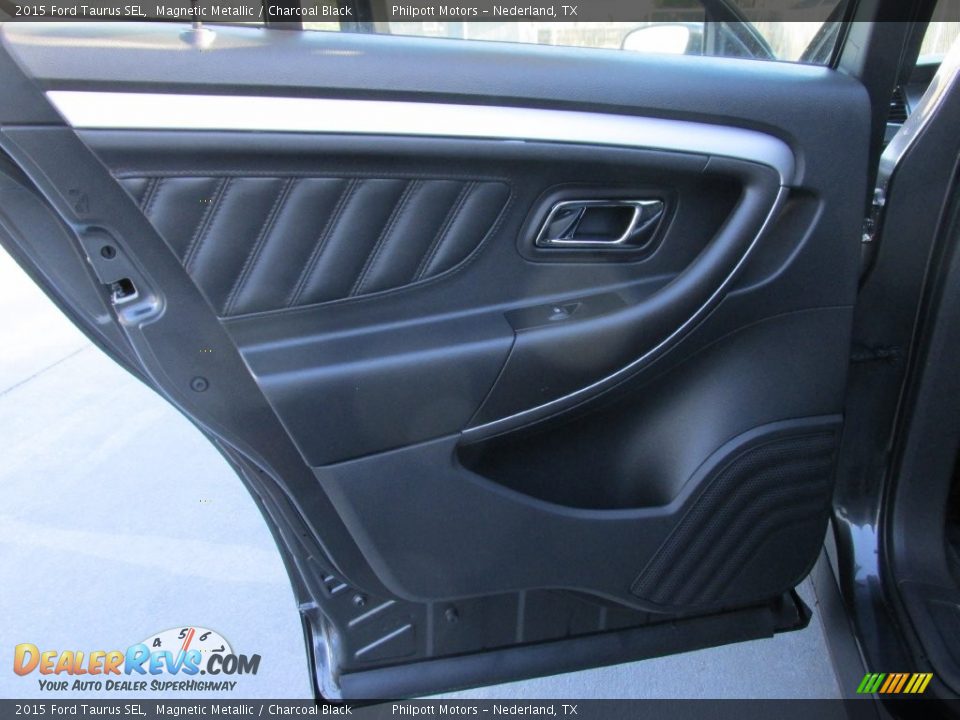 2015 Ford Taurus SEL Magnetic Metallic / Charcoal Black Photo #17