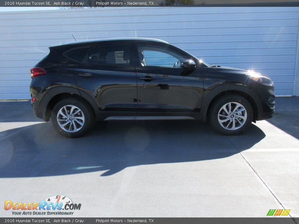 2016 Hyundai Tucson SE Ash Black / Gray Photo #3