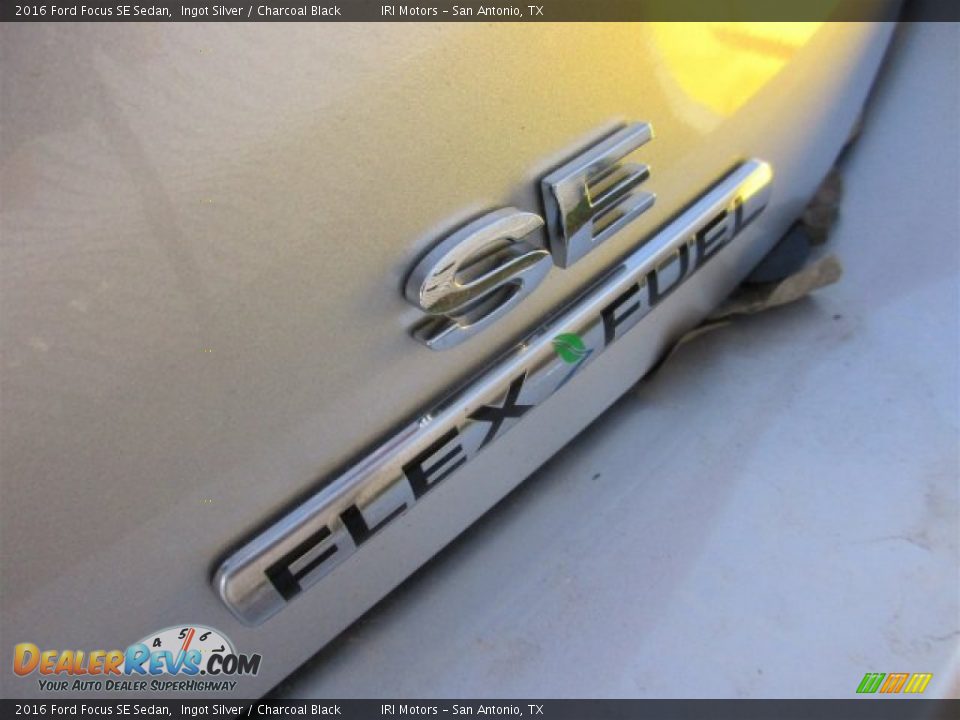 2016 Ford Focus SE Sedan Ingot Silver / Charcoal Black Photo #6