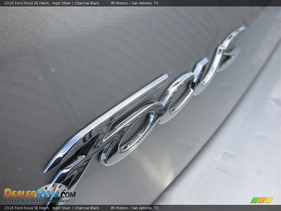 2016 Ford Focus SE Hatch Ingot Silver / Charcoal Black Photo #5