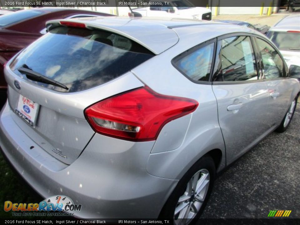 2016 Ford Focus SE Hatch Ingot Silver / Charcoal Black Photo #7