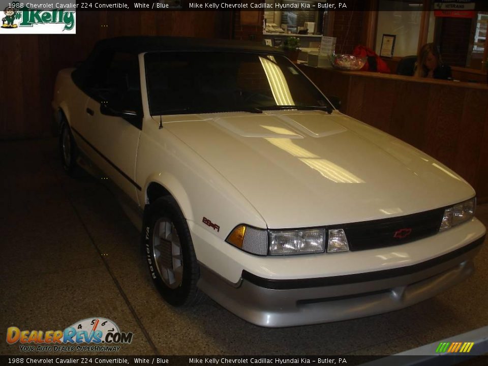 1988 Chevrolet Cavalier Z24 Convertible White / Blue Photo #1