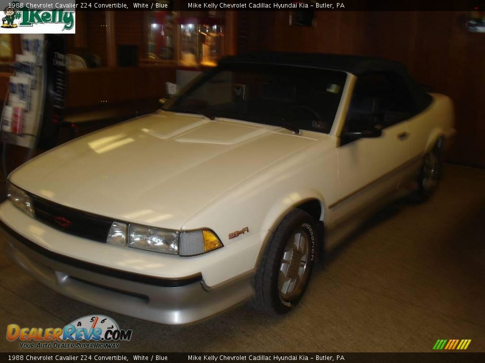 1988 Chevrolet Cavalier Z24 Convertible White / Blue Photo #4