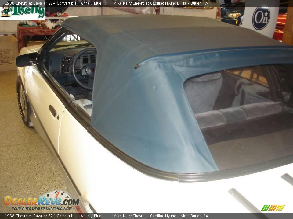 1988 Chevrolet Cavalier Z24 Convertible White / Blue Photo #5
