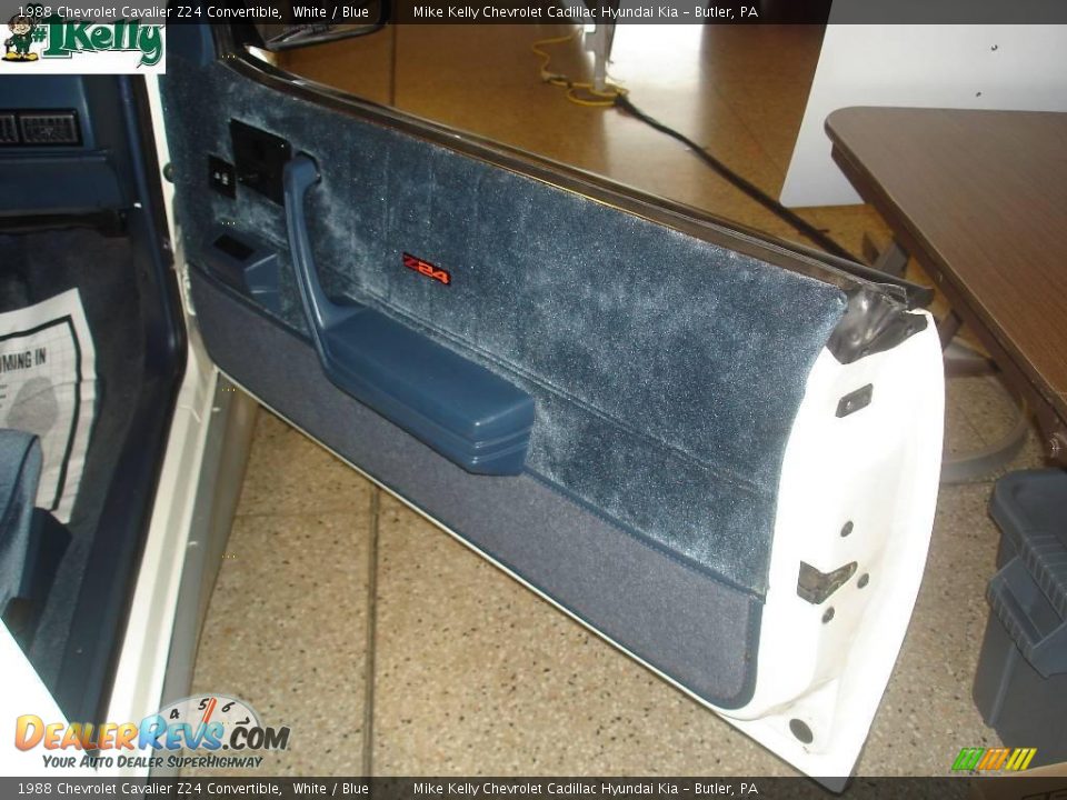 1988 Chevrolet Cavalier Z24 Convertible White / Blue Photo #7