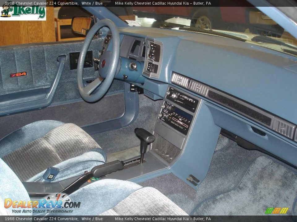 1988 Chevrolet Cavalier Z24 Convertible White / Blue Photo #8