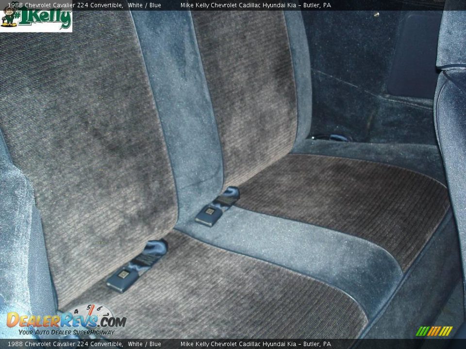 1988 Chevrolet Cavalier Z24 Convertible White / Blue Photo #9