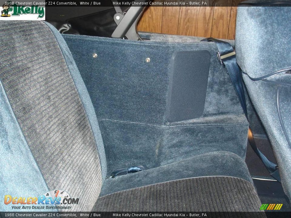 1988 Chevrolet Cavalier Z24 Convertible White / Blue Photo #10