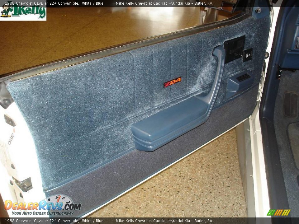 1988 Chevrolet Cavalier Z24 Convertible White / Blue Photo #11
