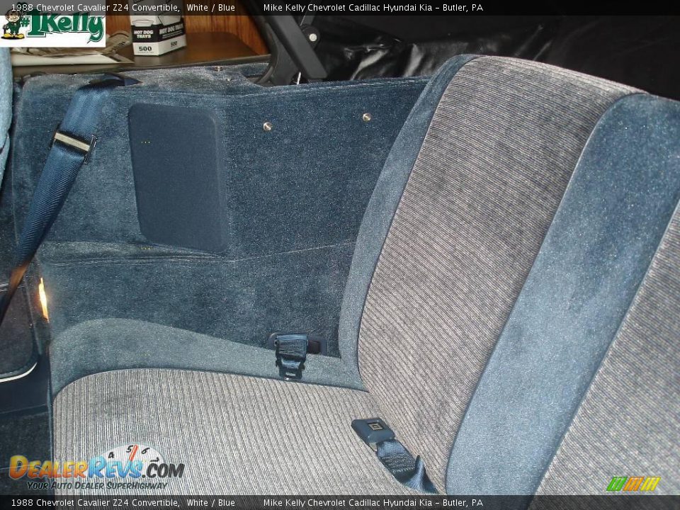 1988 Chevrolet Cavalier Z24 Convertible White / Blue Photo #13