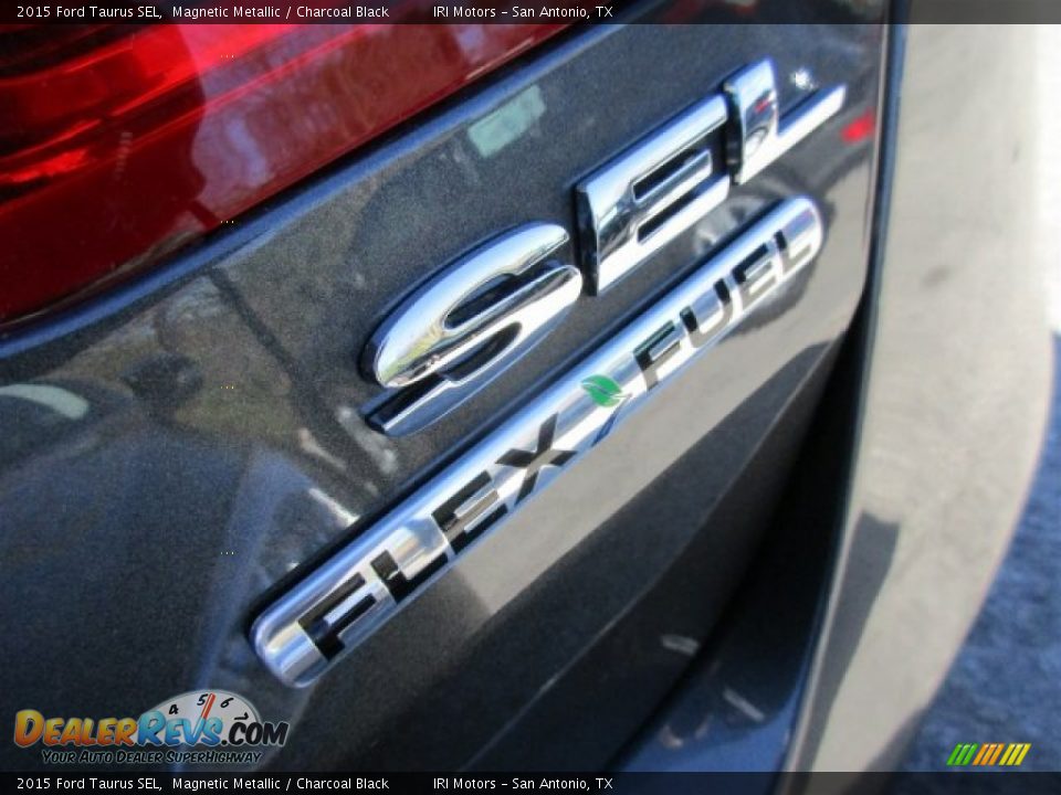 2015 Ford Taurus SEL Magnetic Metallic / Charcoal Black Photo #6