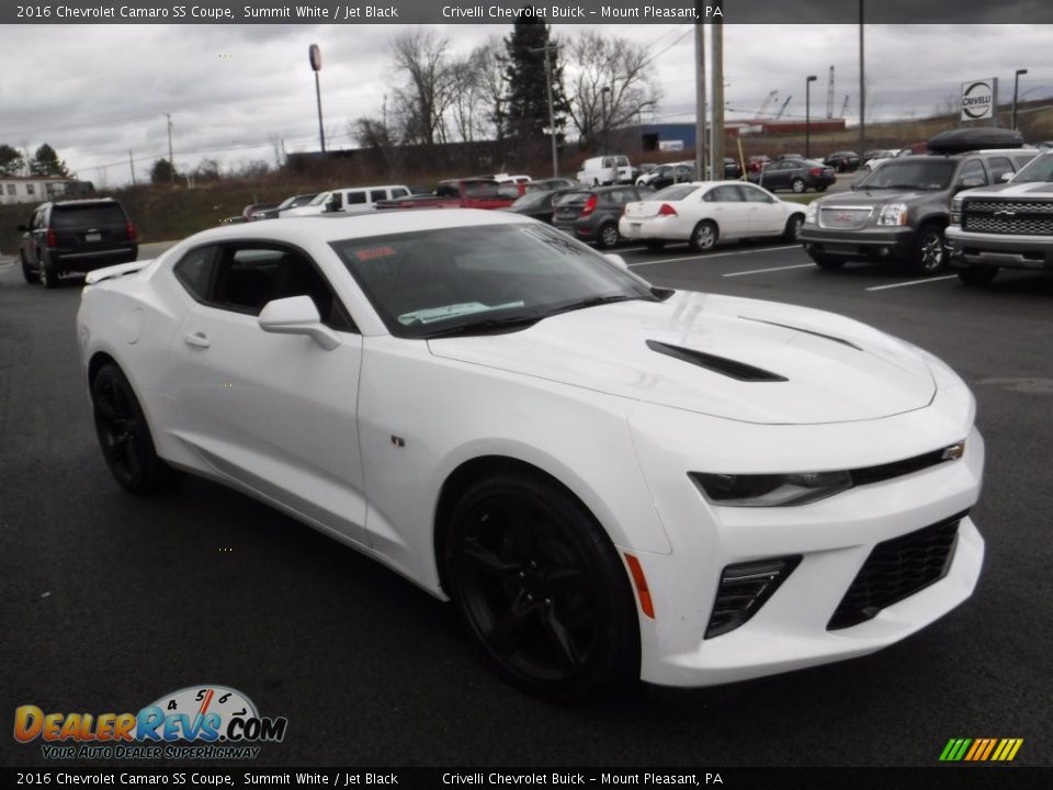 Front 3/4 View of 2016 Chevrolet Camaro SS Coupe Photo #9