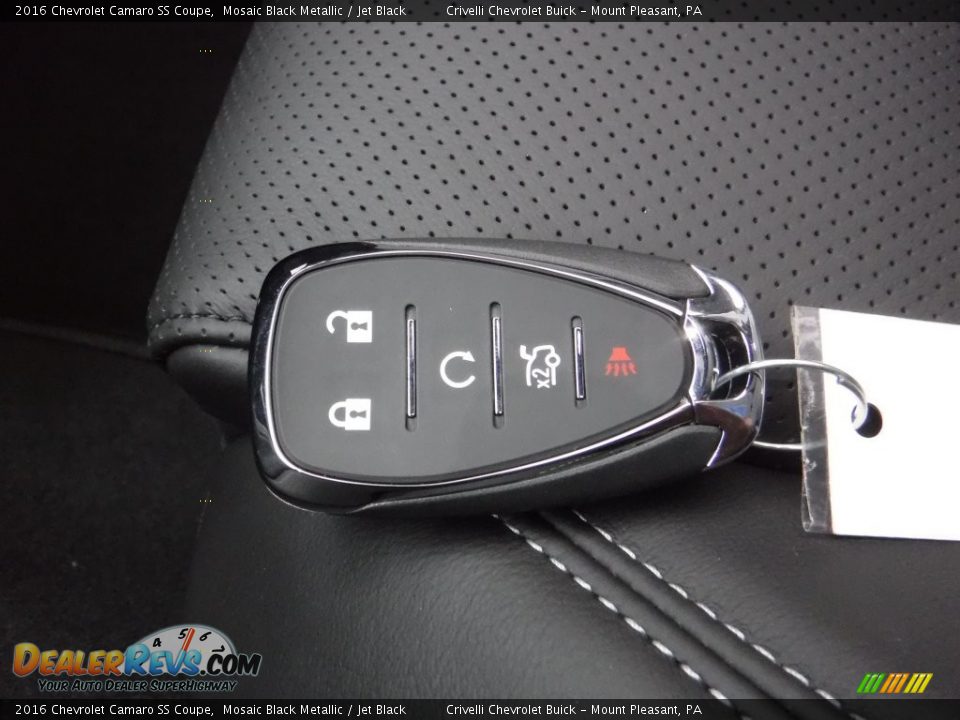 Keys of 2016 Chevrolet Camaro SS Coupe Photo #34