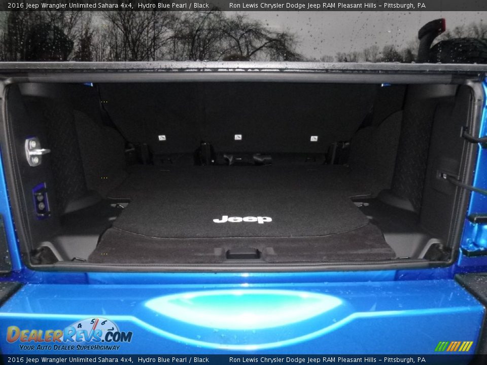 2016 Jeep Wrangler Unlimited Sahara 4x4 Hydro Blue Pearl / Black Photo #5