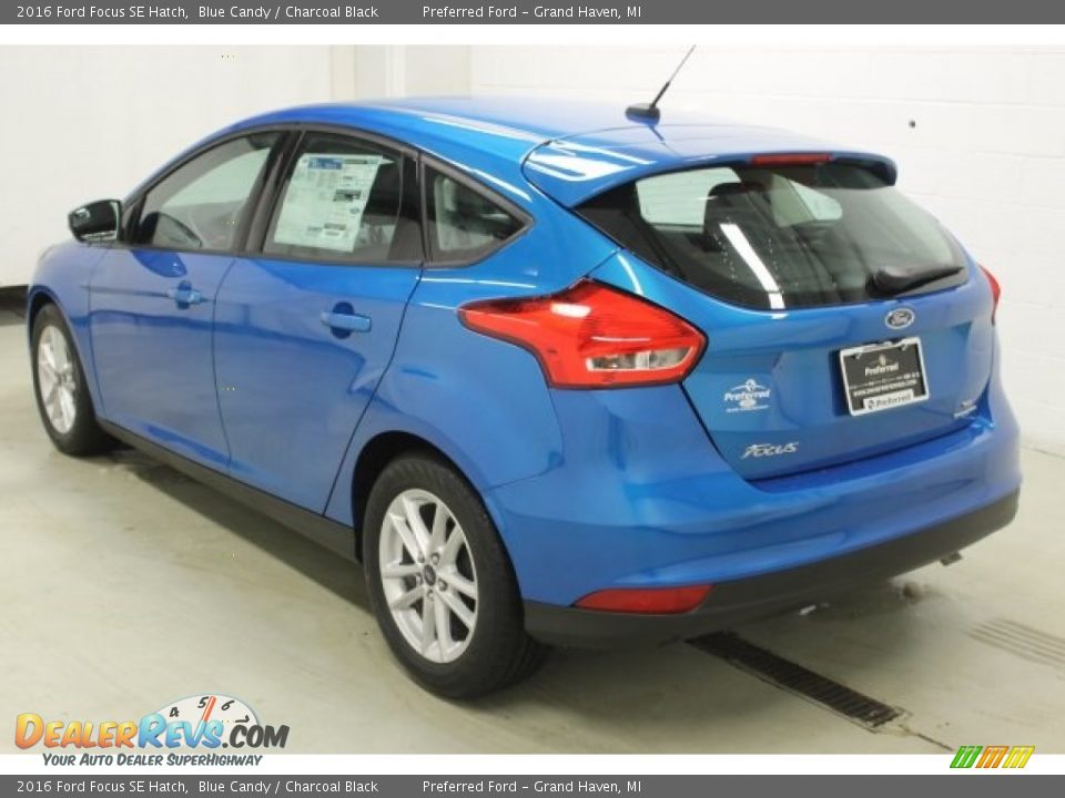 2016 Ford Focus SE Hatch Blue Candy / Charcoal Black Photo #4