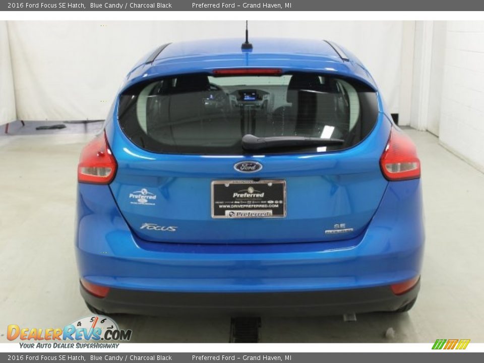 2016 Ford Focus SE Hatch Blue Candy / Charcoal Black Photo #5
