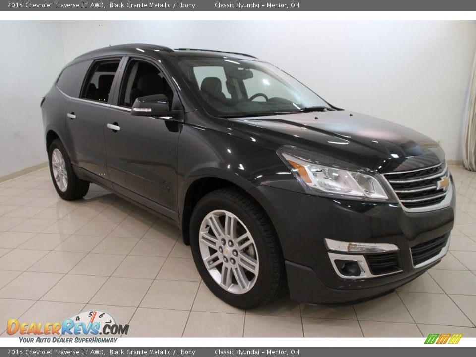 Front 3/4 View of 2015 Chevrolet Traverse LT AWD Photo #1