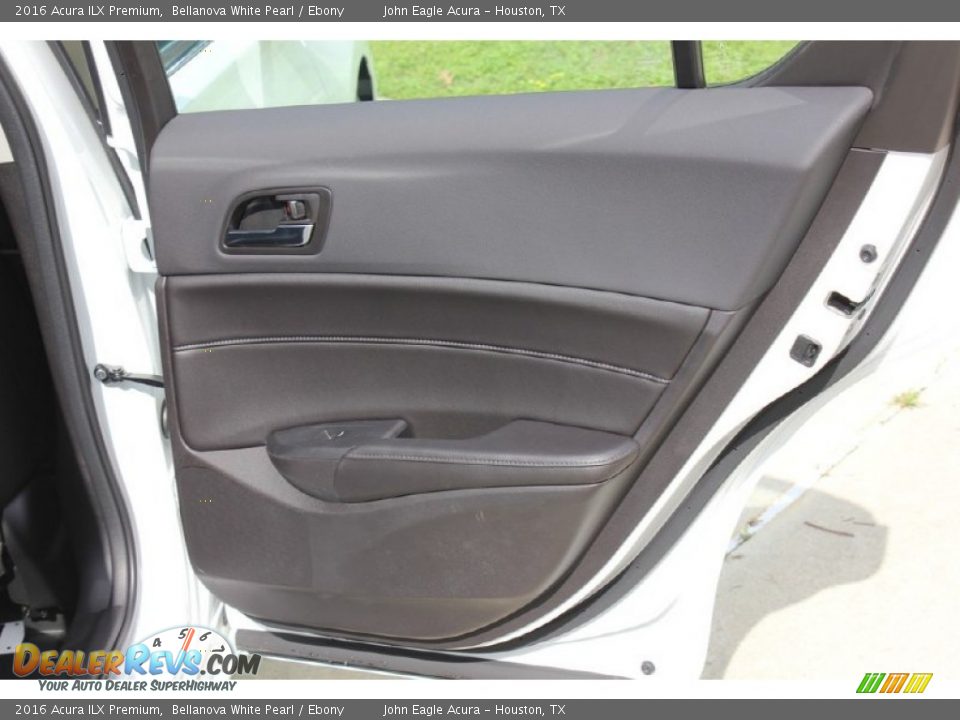 2016 Acura ILX Premium Bellanova White Pearl / Ebony Photo #17