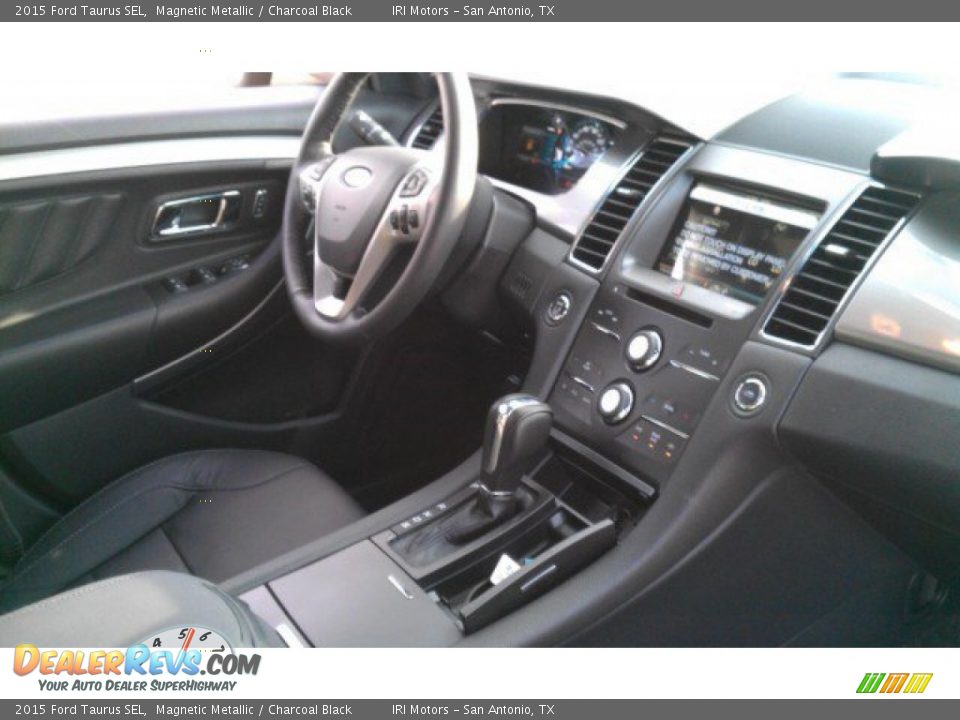 2015 Ford Taurus SEL Magnetic Metallic / Charcoal Black Photo #22