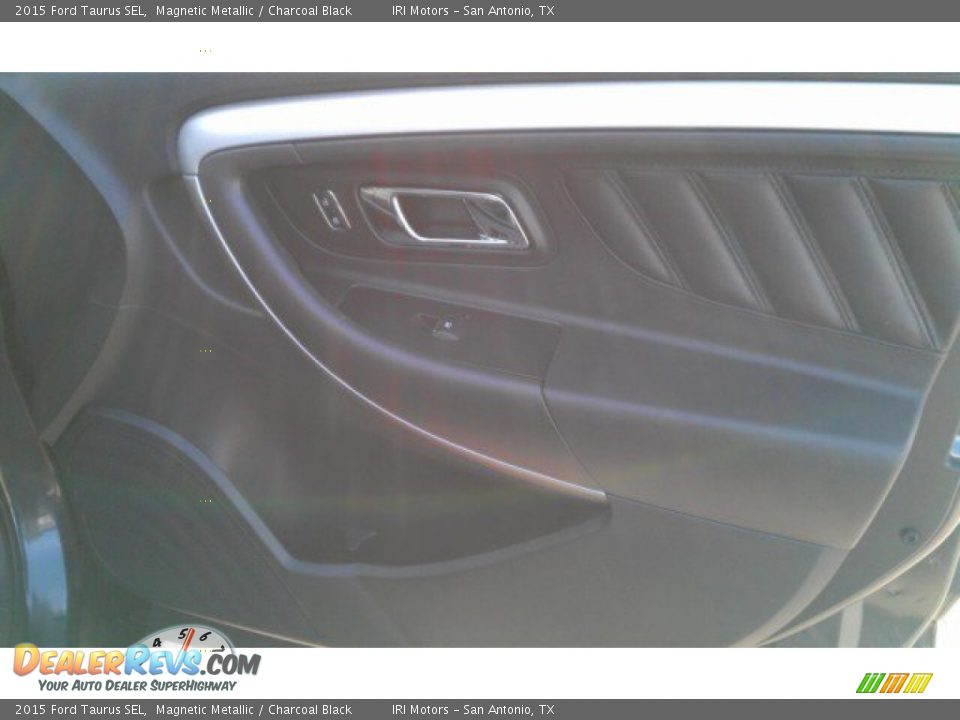 2015 Ford Taurus SEL Magnetic Metallic / Charcoal Black Photo #24
