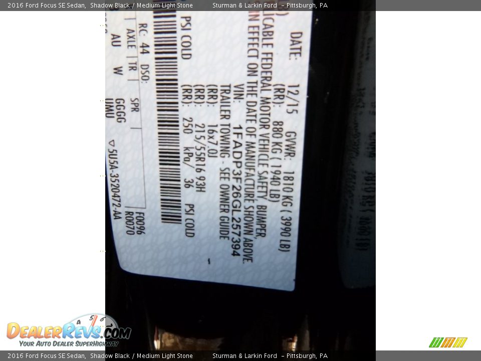 2016 Ford Focus SE Sedan Shadow Black / Medium Light Stone Photo #10