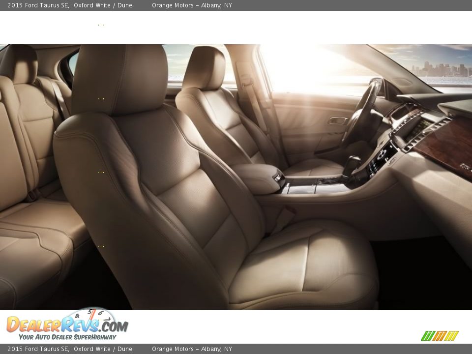 2015 Ford Taurus SE Oxford White / Dune Photo #4