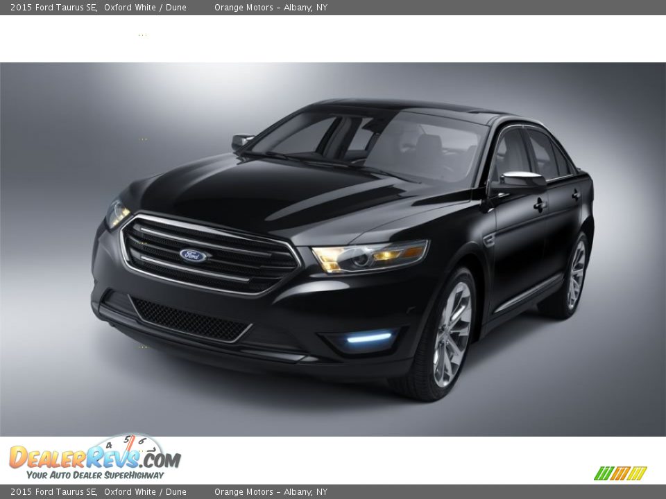 2015 Ford Taurus SE Oxford White / Dune Photo #8