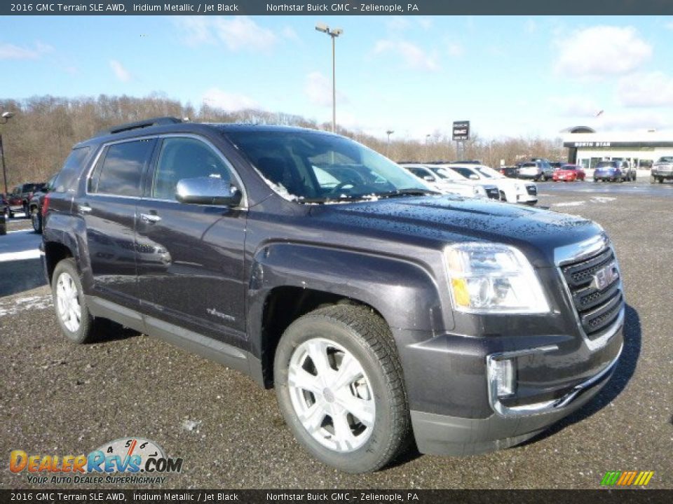 Front 3/4 View of 2016 GMC Terrain SLE AWD Photo #11