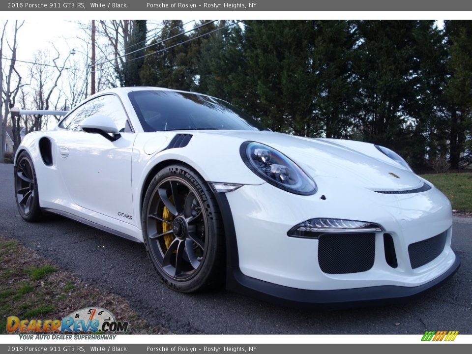Front 3/4 View of 2016 Porsche 911 GT3 RS Photo #10