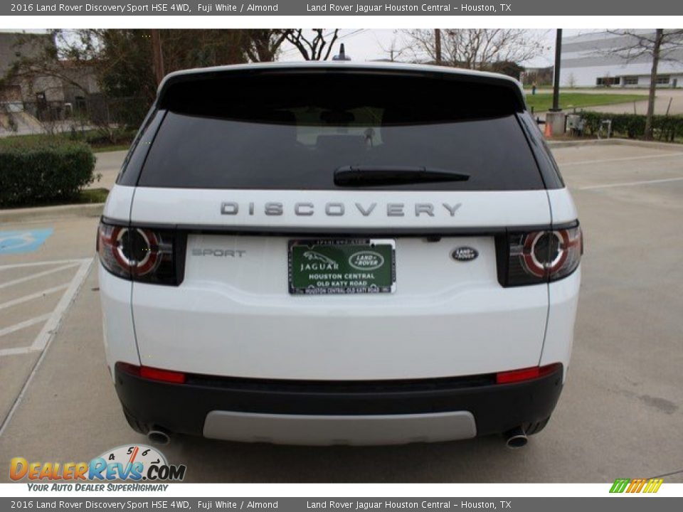2016 Land Rover Discovery Sport HSE 4WD Fuji White / Almond Photo #10