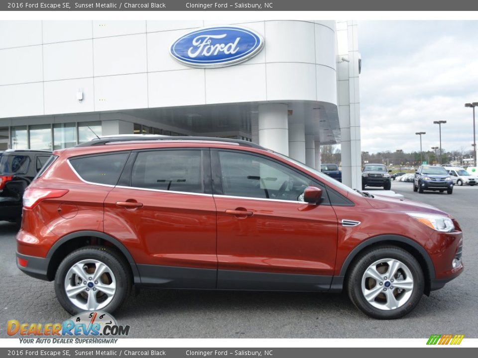 2016 Ford Escape SE Sunset Metallic / Charcoal Black Photo #2