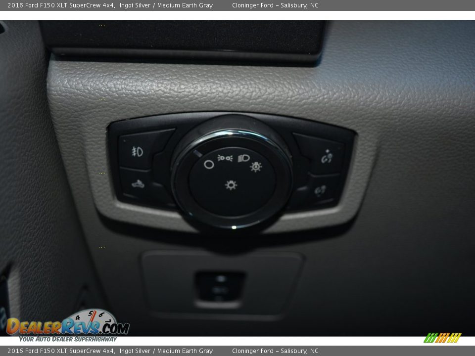 2016 Ford F150 XLT SuperCrew 4x4 Ingot Silver / Medium Earth Gray Photo #18