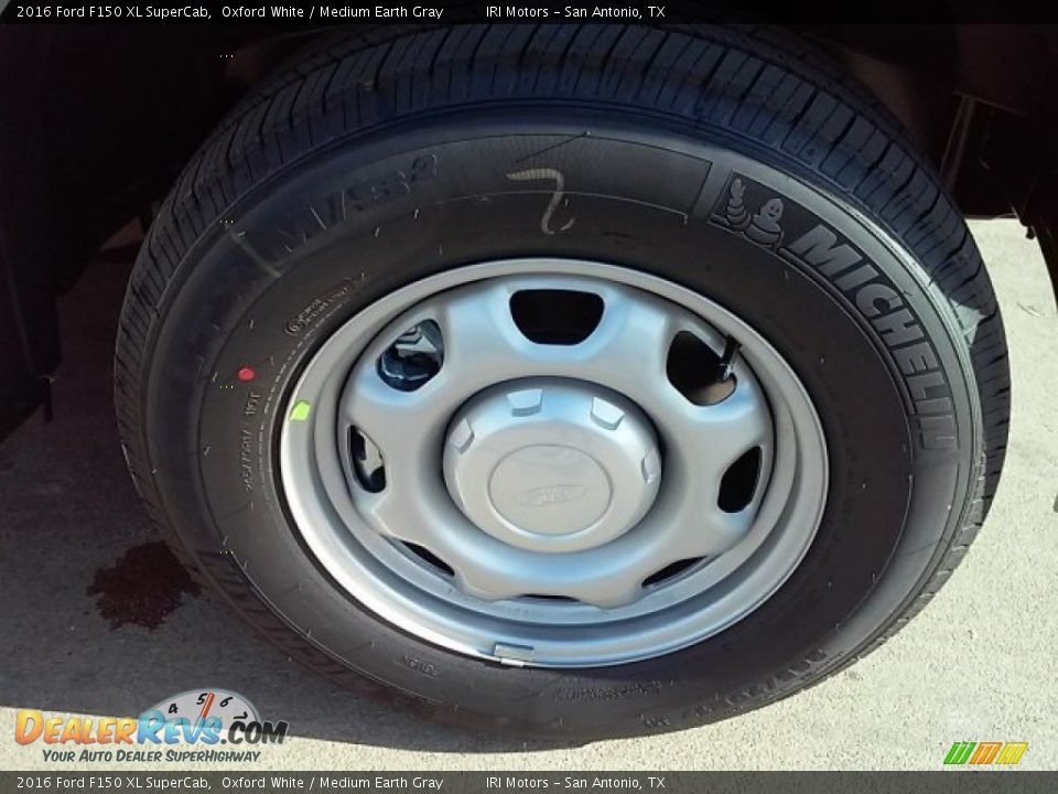 2016 Ford F150 XL SuperCab Oxford White / Medium Earth Gray Photo #4