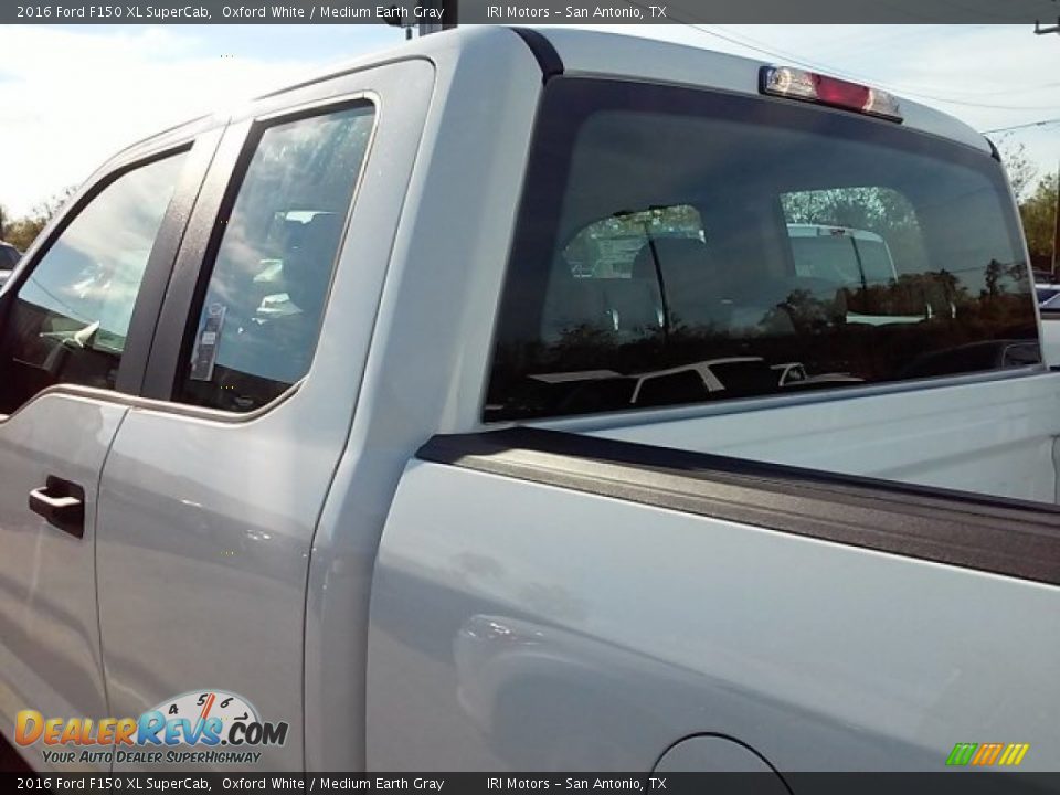 2016 Ford F150 XL SuperCab Oxford White / Medium Earth Gray Photo #9