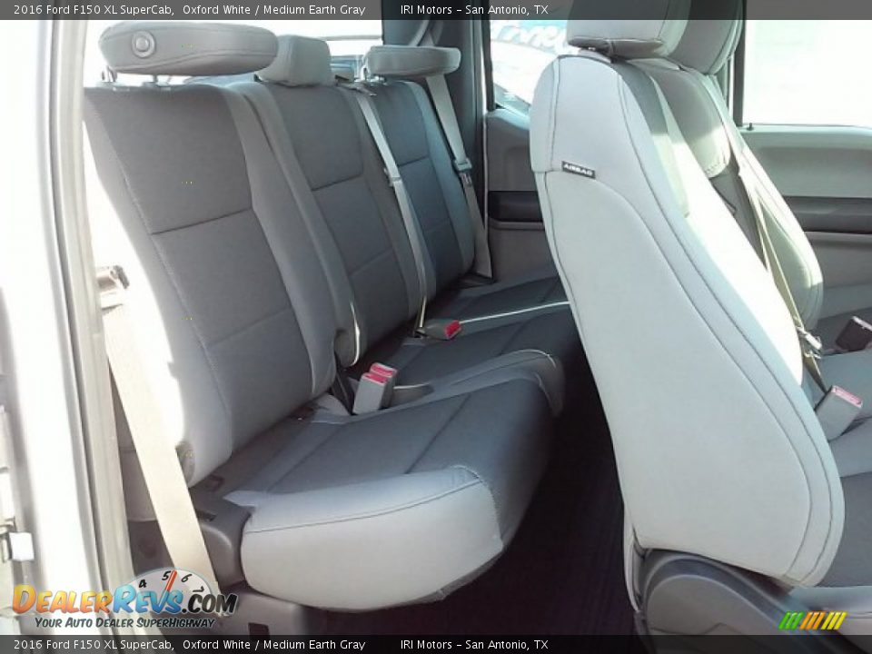 2016 Ford F150 XL SuperCab Oxford White / Medium Earth Gray Photo #16