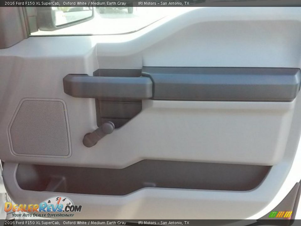2016 Ford F150 XL SuperCab Oxford White / Medium Earth Gray Photo #22