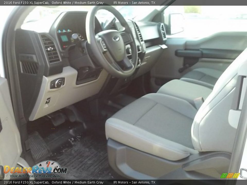 2016 Ford F150 XL SuperCab Oxford White / Medium Earth Gray Photo #23