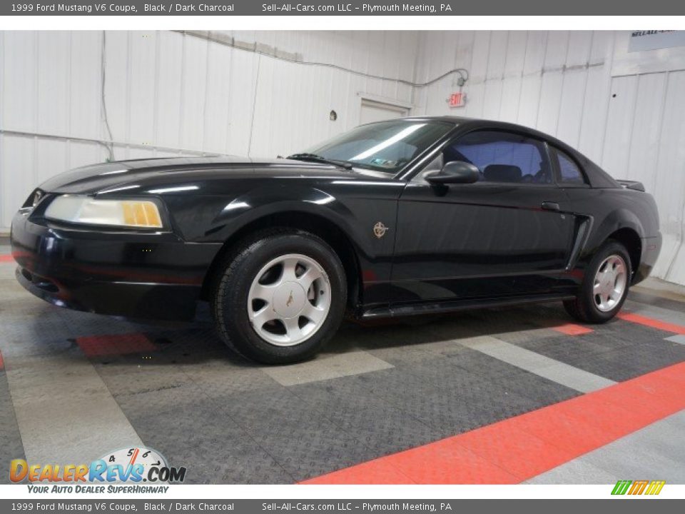 1999 Ford Mustang V6 Coupe Black / Dark Charcoal Photo #2