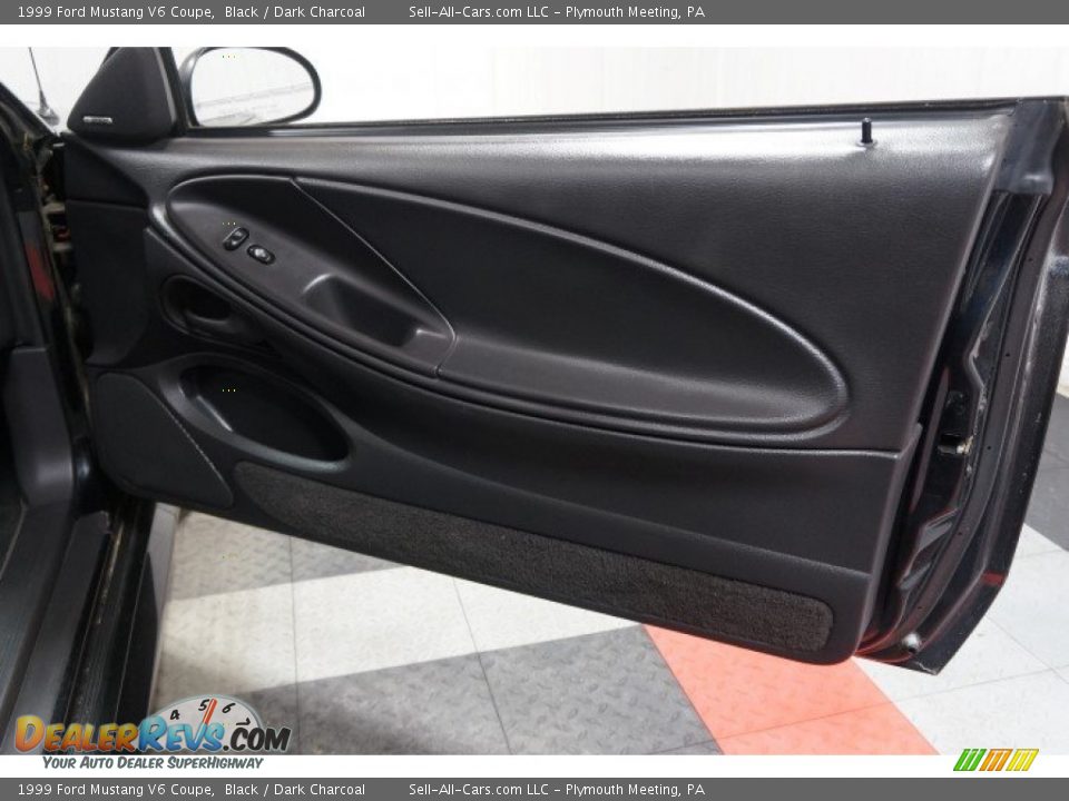 1999 Ford Mustang V6 Coupe Black / Dark Charcoal Photo #15