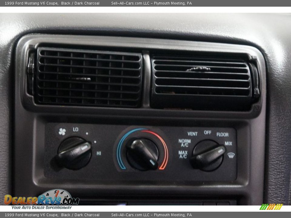 1999 Ford Mustang V6 Coupe Black / Dark Charcoal Photo #32