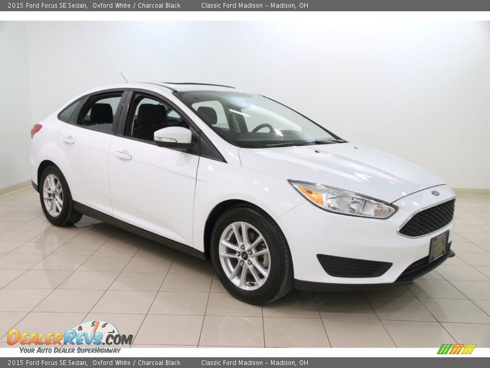 2015 Ford Focus SE Sedan Oxford White / Charcoal Black Photo #1
