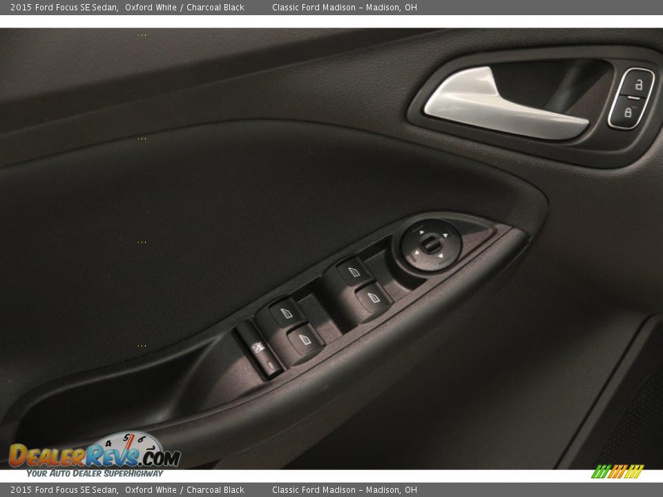 2015 Ford Focus SE Sedan Oxford White / Charcoal Black Photo #5