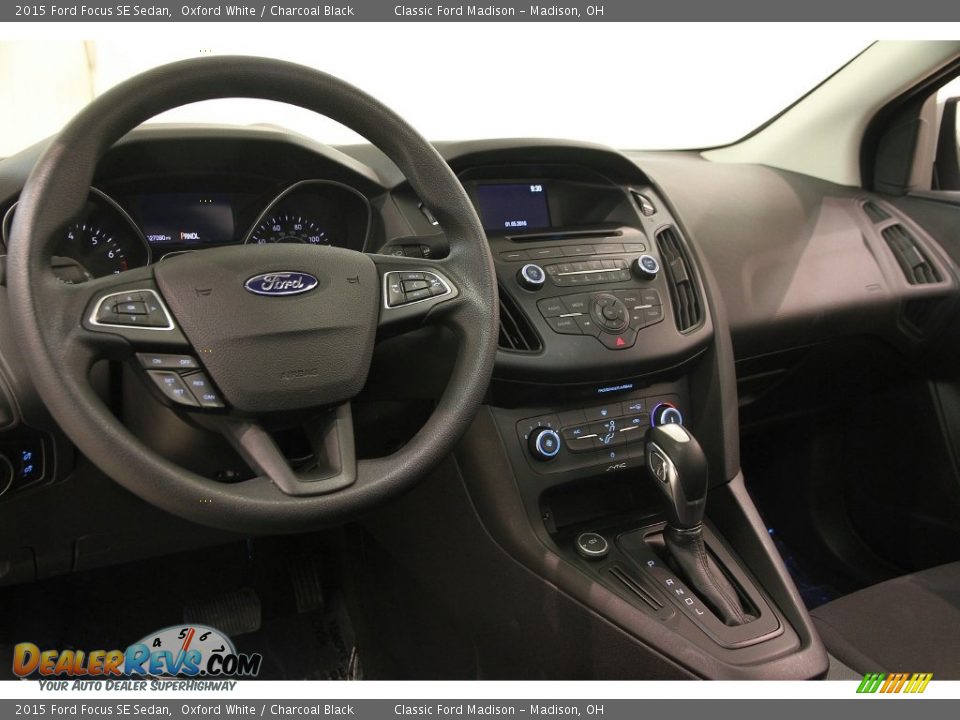 2015 Ford Focus SE Sedan Oxford White / Charcoal Black Photo #7
