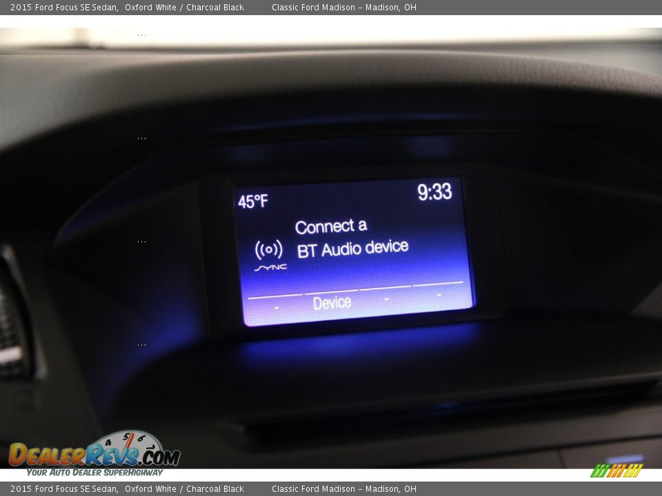 2015 Ford Focus SE Sedan Oxford White / Charcoal Black Photo #11