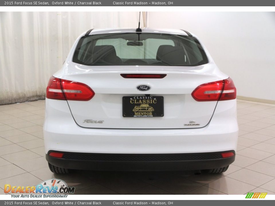 2015 Ford Focus SE Sedan Oxford White / Charcoal Black Photo #18