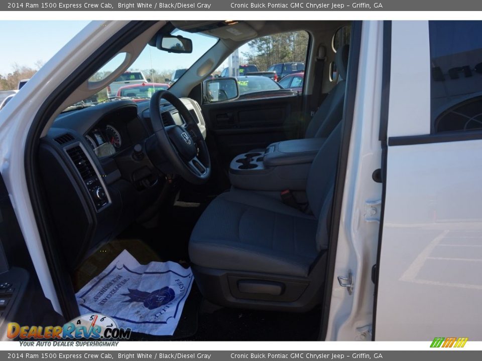 2014 Ram 1500 Express Crew Cab Bright White / Black/Diesel Gray Photo #9