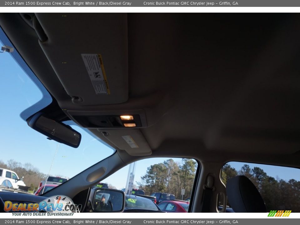 2014 Ram 1500 Express Crew Cab Bright White / Black/Diesel Gray Photo #11