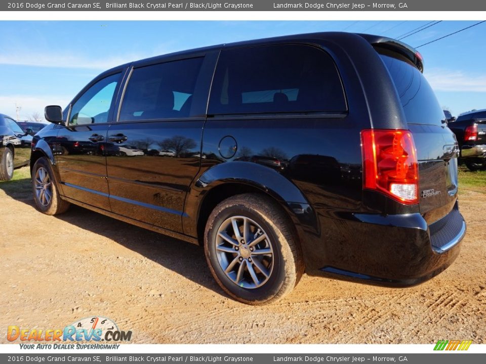 2016 Dodge Grand Caravan SE Brilliant Black Crystal Pearl / Black/Light Graystone Photo #2